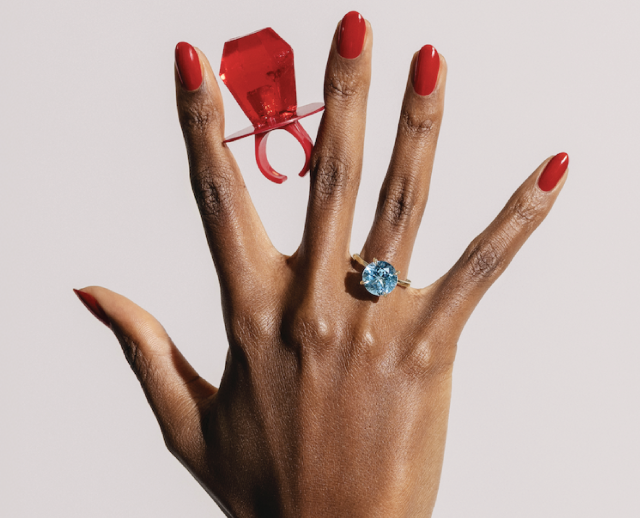 Ring pop hand
