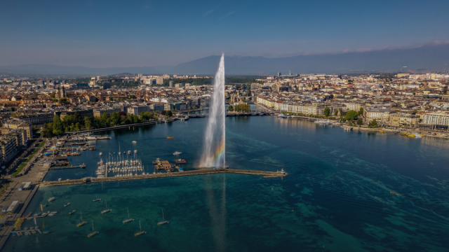 Geneva blue sky and water with fountain in the middle