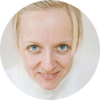 Alenka Frim Headshot