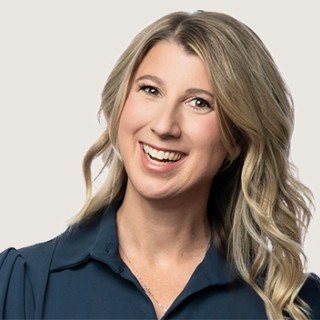 Amy Rossi headshot
