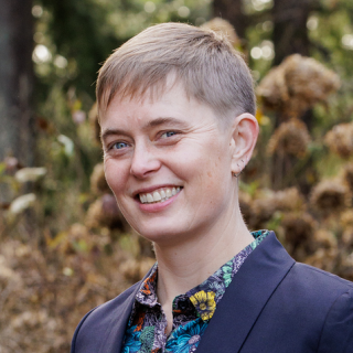 Kristin Bott headshot